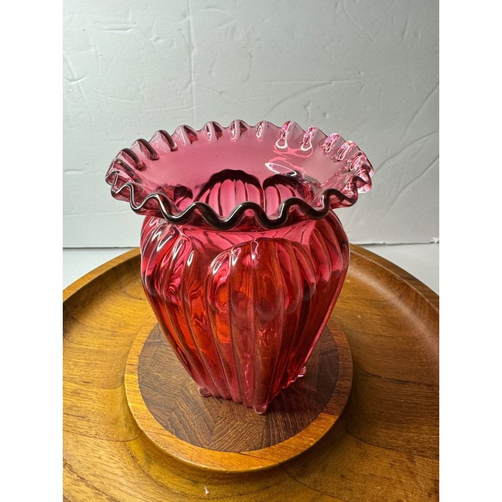 Fenton Cranberry Hexagon Ribbed Vase With Crimped Ruffled Rim 5"H - Picture 3 of 8